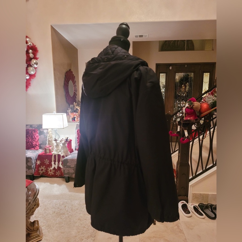 Authentic Burberry Jacket - Picture 10 of 15
